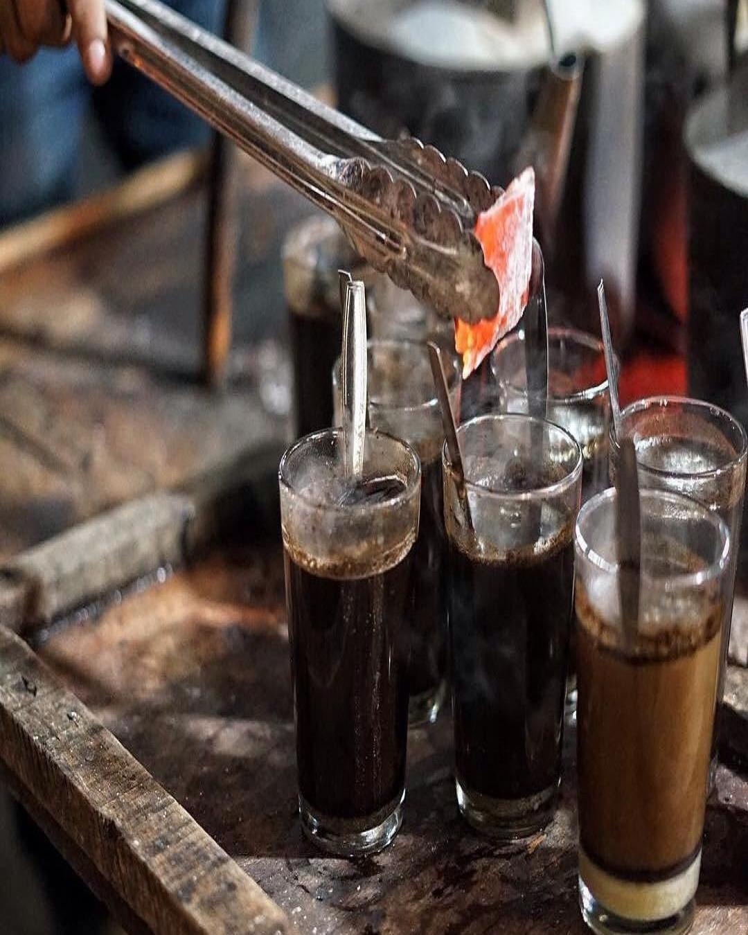 kopi-joss-sensasi-kopi-panas-dengan-bara-arang-dari-yogyakarta-yang-legendaris
